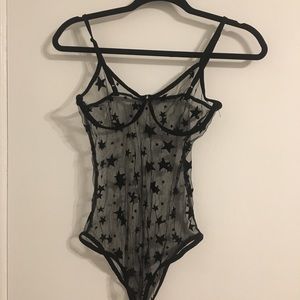 BLACK STAR PATTERNED MESH UNDERWIRE BODYSUIT